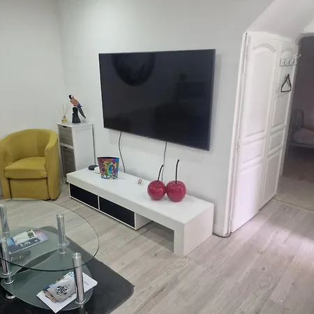 Maison Climatisee ,2 Chambres, Parking Compris