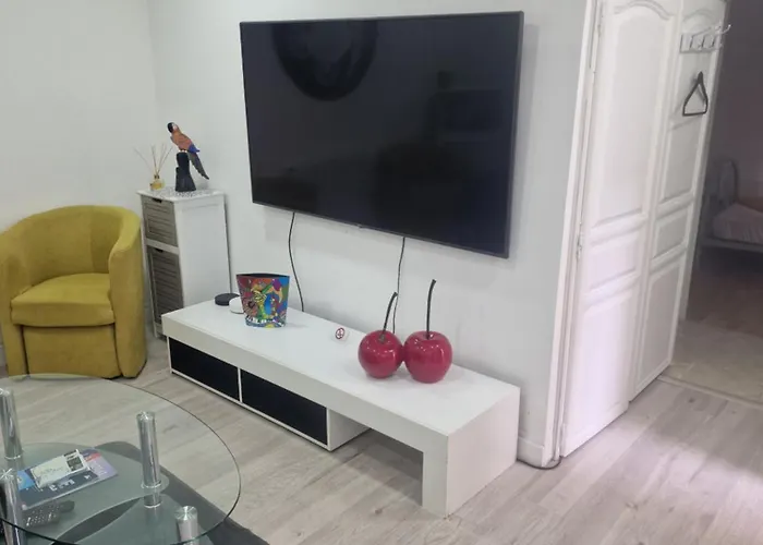 Maison Climatisee ,2 Chambres, Parking Compris